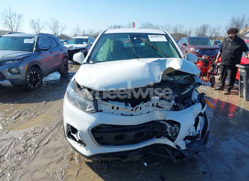 Photo 12 of 2020 Chevrolet Trax FWD LS (VIN 3GNCJKSB2LL132065)