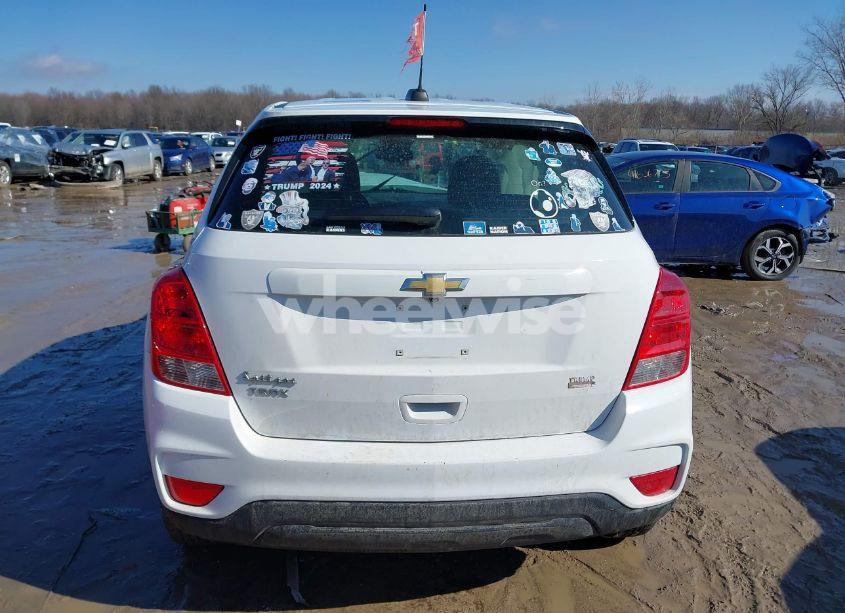 Photo 16 of 2020 Chevrolet Trax FWD LS (VIN 3GNCJKSB2LL132065)