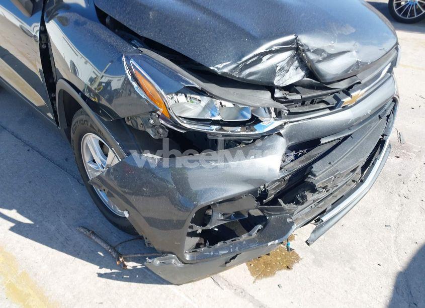 Photo 6 of 2020 Chevrolet Trax FWD LS (VIN 3GNCJKSB2LL140893)