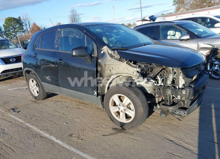 2020 Chevrolet Trax FWD LS (VIN 3GNCJKSB2LL179516) main photo