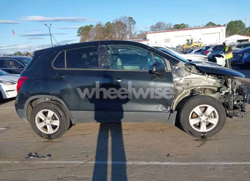 Photo 14 of 2020 Chevrolet Trax FWD LS (VIN 3GNCJKSB2LL179516)