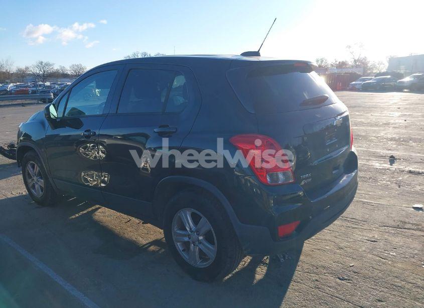 Photo 3 of 2020 Chevrolet Trax FWD LS (VIN 3GNCJKSB2LL179516)