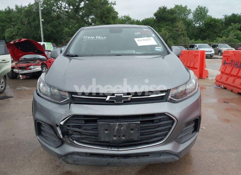 Photo 12 of 2020 Chevrolet Trax FWD LS (VIN 3GNCJKSB2LL221800)