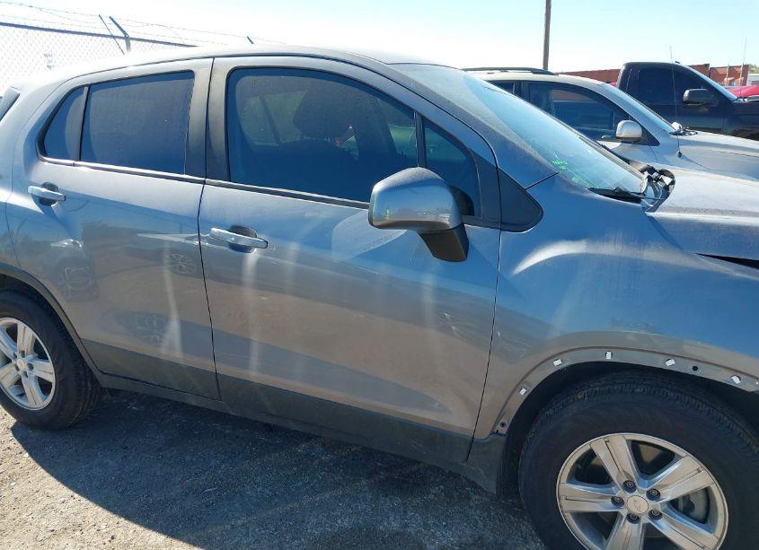 Photo 13 of 2020 Chevrolet Trax FWD LS (VIN 3GNCJKSB2LL267997)