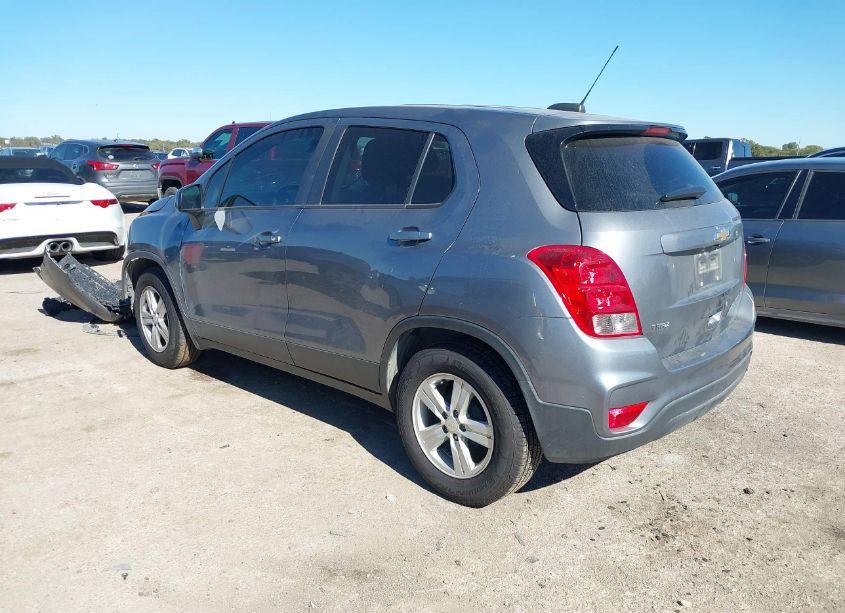 Photo 3 of 2020 Chevrolet Trax FWD LS (VIN 3GNCJKSB2LL267997)