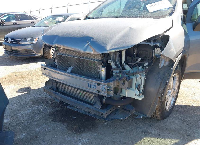 Photo 6 of 2020 Chevrolet Trax FWD LS (VIN 3GNCJKSB2LL267997)