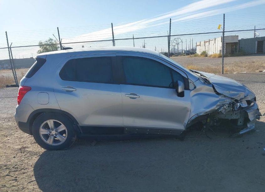 Photo 14 of 2020 Chevrolet Trax FWD LS (VIN 3GNCJKSB2LL319130)