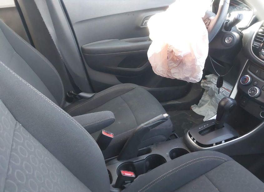 Photo 5 of 2020 Chevrolet Trax FWD LS (VIN 3GNCJKSB2LL319130)