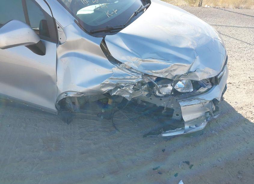 Photo 6 of 2020 Chevrolet Trax FWD LS (VIN 3GNCJKSB2LL319130)