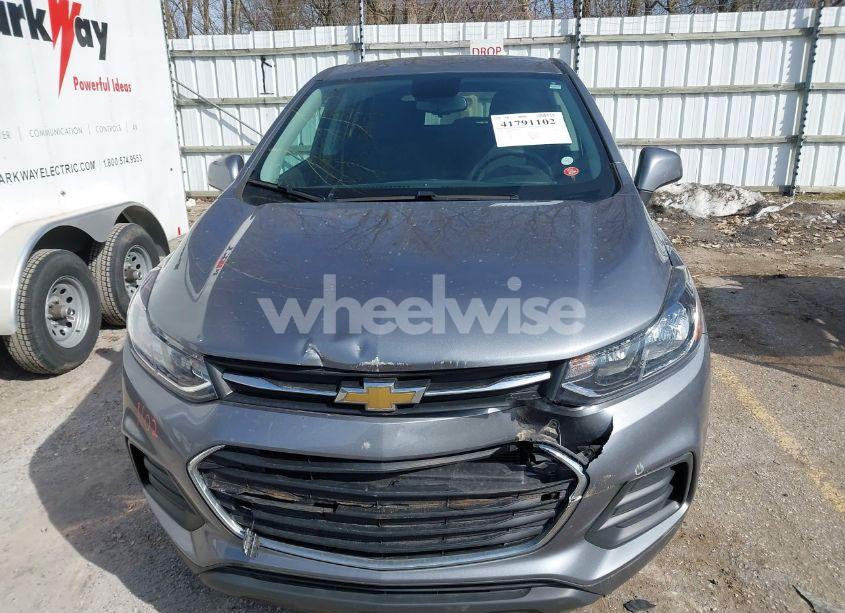Photo 12 of 2020 Chevrolet Trax FWD LS (VIN 3GNCJKSB2LL323579)