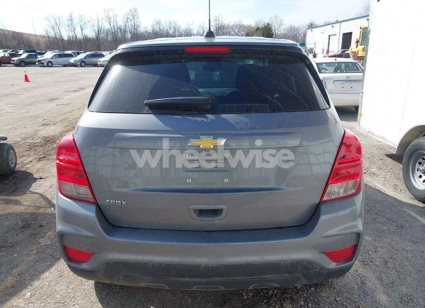 Photo 16 of 2020 Chevrolet Trax FWD LS (VIN 3GNCJKSB2LL323579)