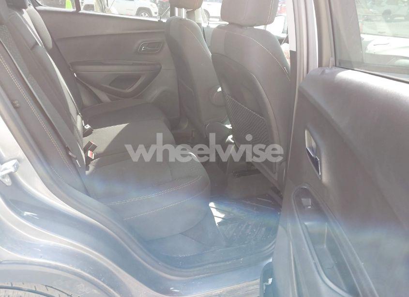 Photo 8 of 2020 Chevrolet Trax FWD LS (VIN 3GNCJKSB2LL323579)