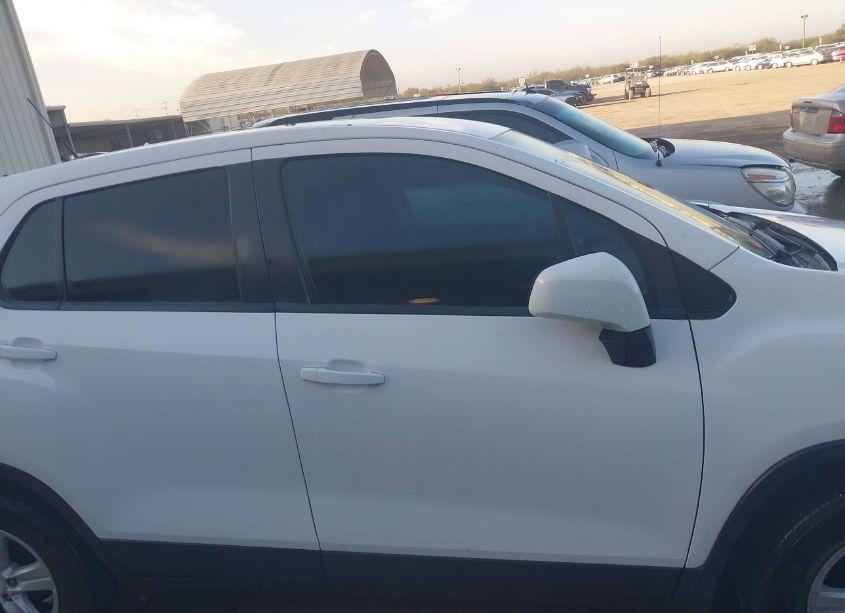 Photo 13 of 2020 Chevrolet Trax FWD LS (VIN 3GNCJKSB2LL331116)