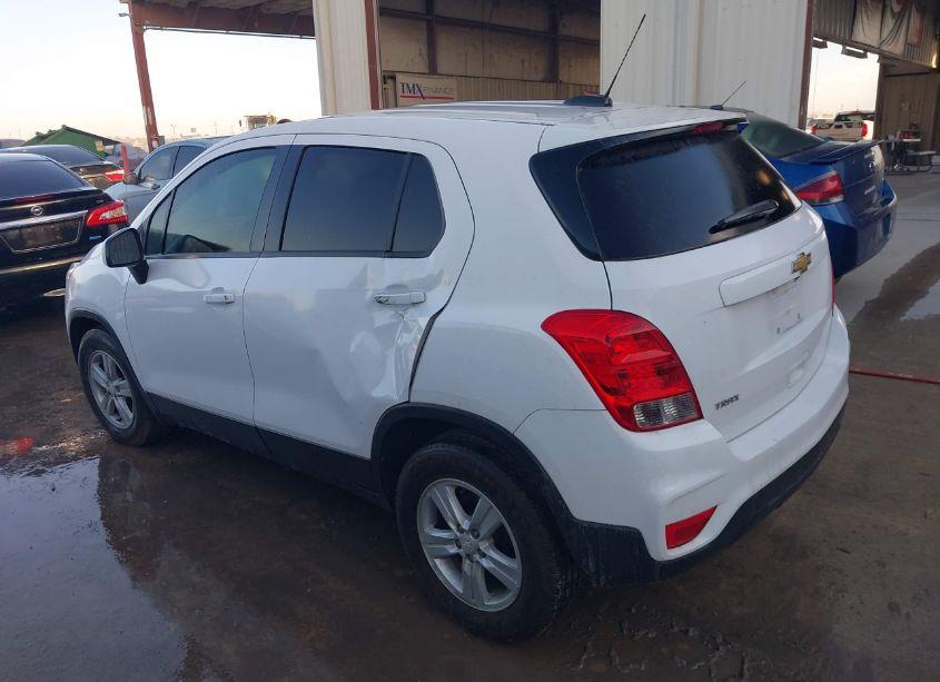 Photo 3 of 2020 Chevrolet Trax FWD LS (VIN 3GNCJKSB2LL331116)