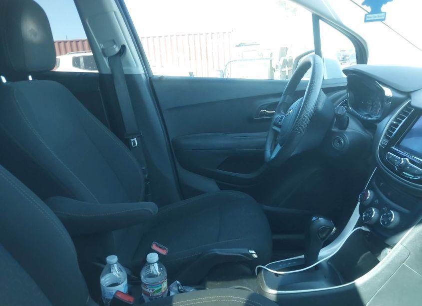 Photo 5 of 2020 Chevrolet Trax FWD LS (VIN 3GNCJKSB2LL331116)