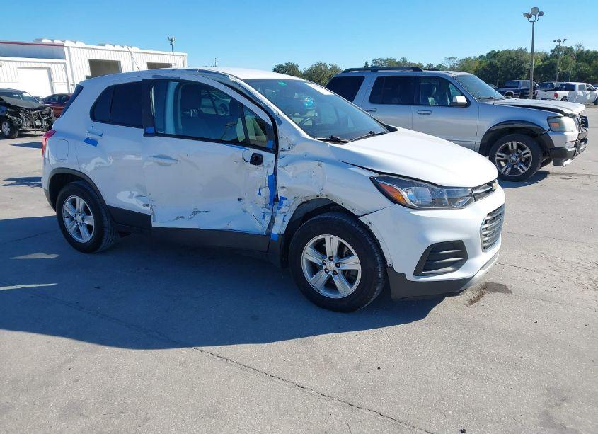 2020 Chevrolet Trax FWD LS (VIN 3GNCJKSB2LL336168) main photo