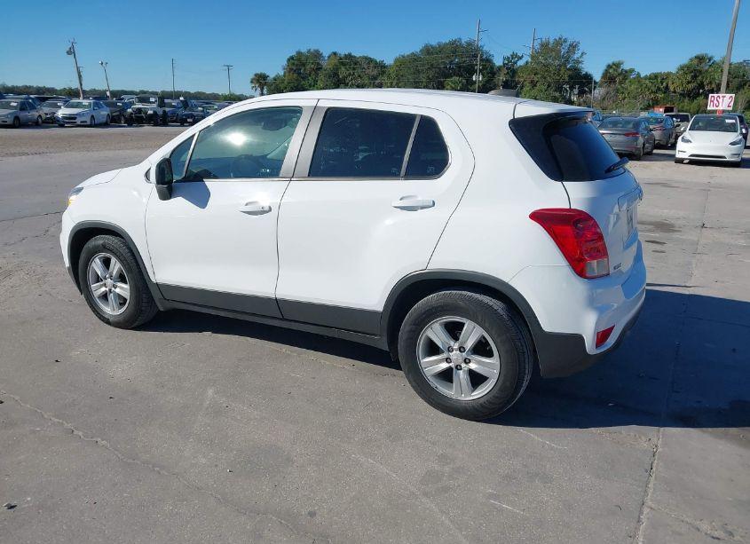 Photo 3 of 2020 Chevrolet Trax FWD LS (VIN 3GNCJKSB2LL336168)