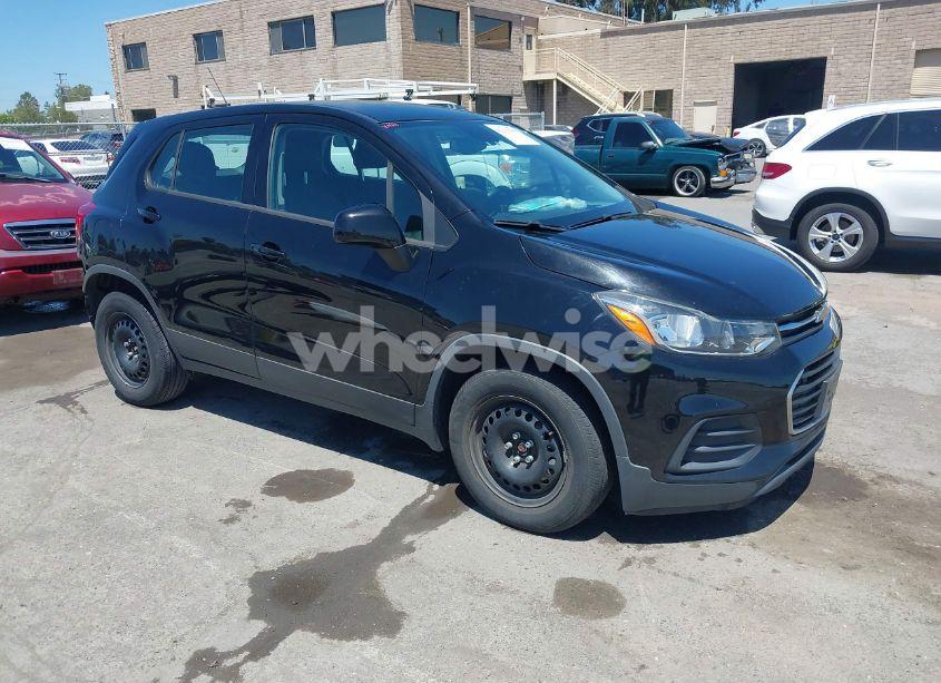 2017 Chevrolet Trax LS (VIN 3GNCJKSB3HL267286) main photo