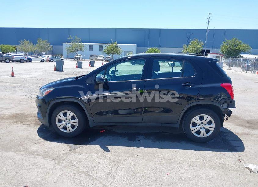 Photo 15 of 2017 Chevrolet Trax LS (VIN 3GNCJKSB3HL267286)