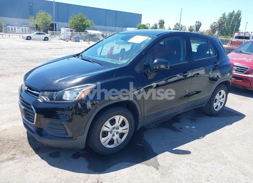 Photo 2 of 2017 Chevrolet Trax LS (VIN 3GNCJKSB3HL267286)