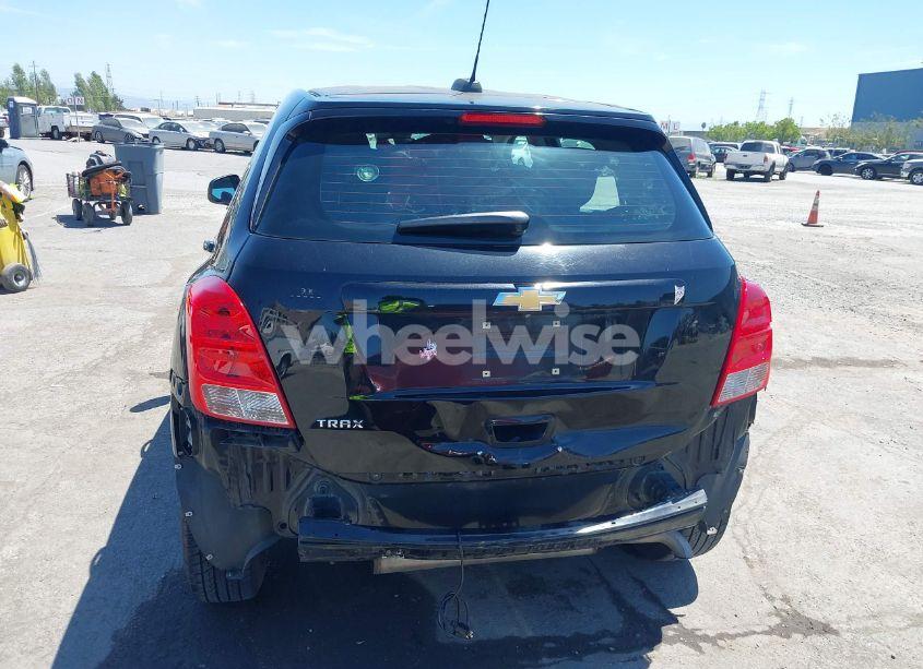 Photo 6 of 2017 Chevrolet Trax LS (VIN 3GNCJKSB3HL267286)