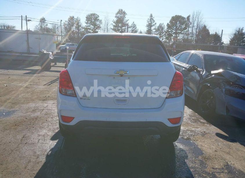 Photo 15 of 2017 Chevrolet Trax LS (VIN 3GNCJKSB3HL285965)