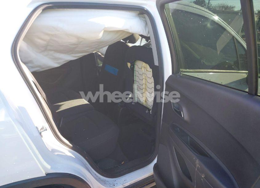 Photo 8 of 2017 Chevrolet Trax LS (VIN 3GNCJKSB3HL285965)