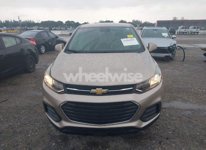 Photo 12 of 2018 Chevrolet Trax LS (VIN 3GNCJKSB3JL200905)
