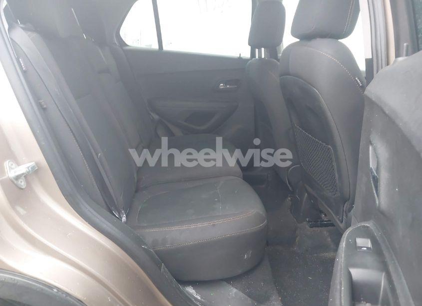 Photo 8 of 2018 Chevrolet Trax LS (VIN 3GNCJKSB3JL200905)