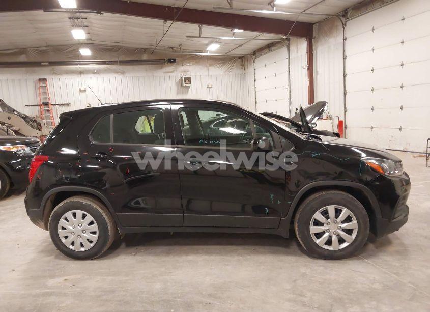 Photo 13 of 2018 Chevrolet Trax LS (VIN 3GNCJKSB3JL377115)