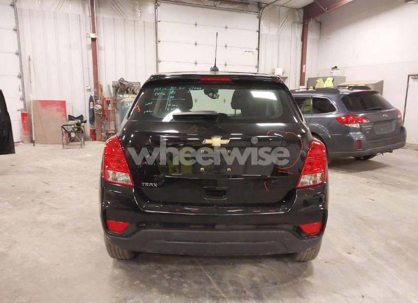 Photo 16 of 2018 Chevrolet Trax LS (VIN 3GNCJKSB3JL377115)