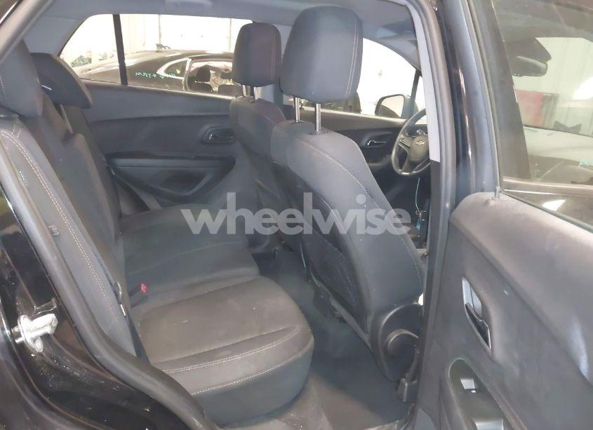 Photo 8 of 2018 Chevrolet Trax LS (VIN 3GNCJKSB3JL377115)