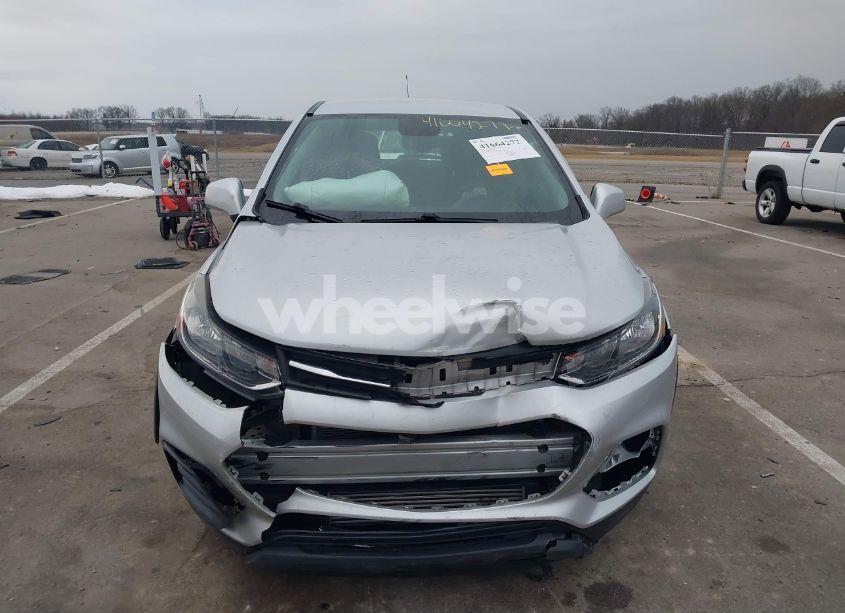 Photo 12 of 2018 Chevrolet Trax LS (VIN 3GNCJKSB3JL406175)