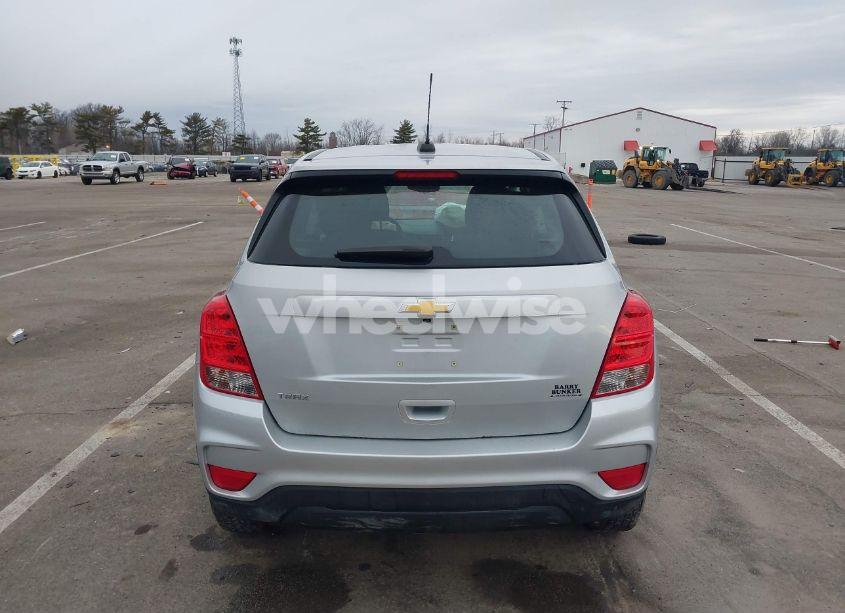 Photo 16 of 2018 Chevrolet Trax LS (VIN 3GNCJKSB3JL406175)