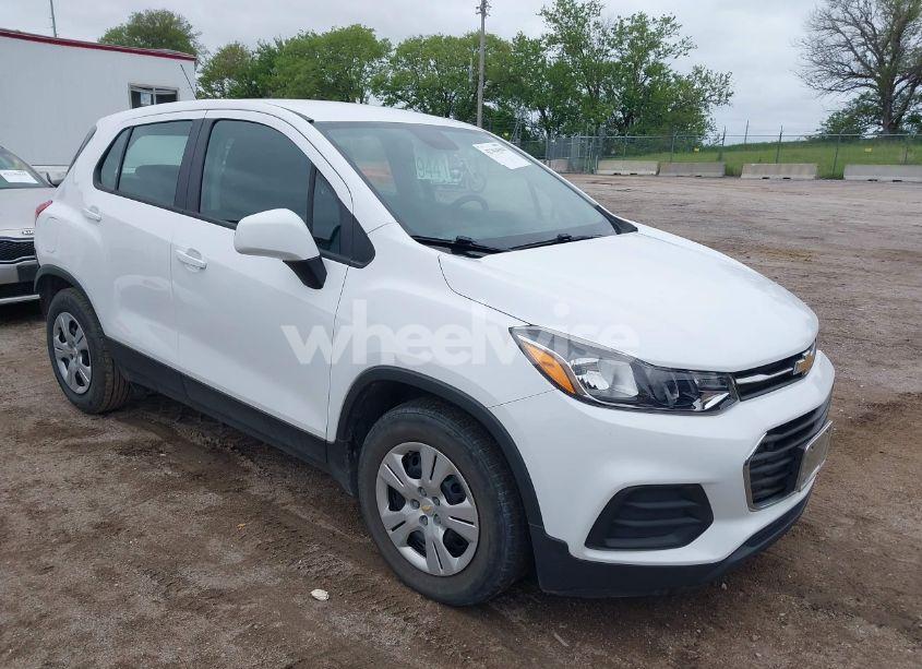 2018 Chevrolet Trax LS (VIN 3GNCJKSB3JL416060) main photo