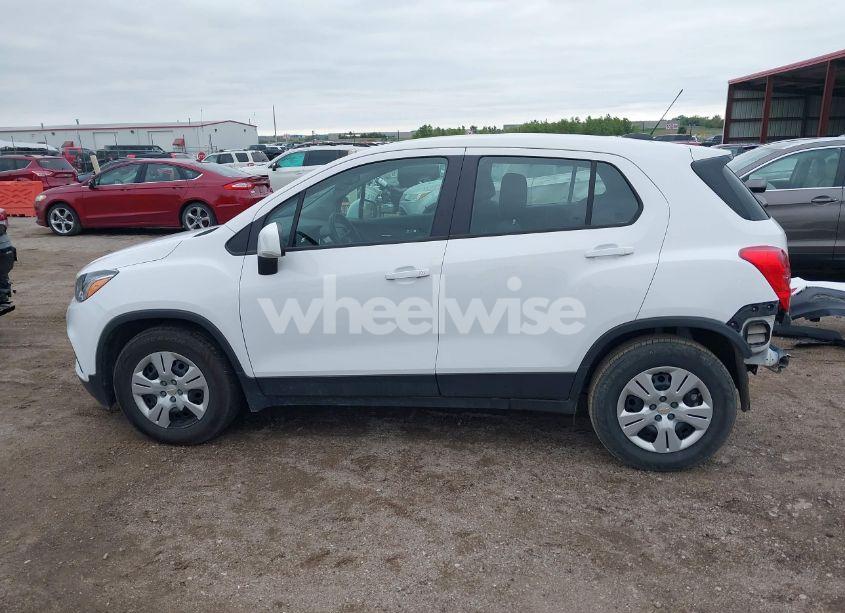 Photo 15 of 2018 Chevrolet Trax LS (VIN 3GNCJKSB3JL416060)