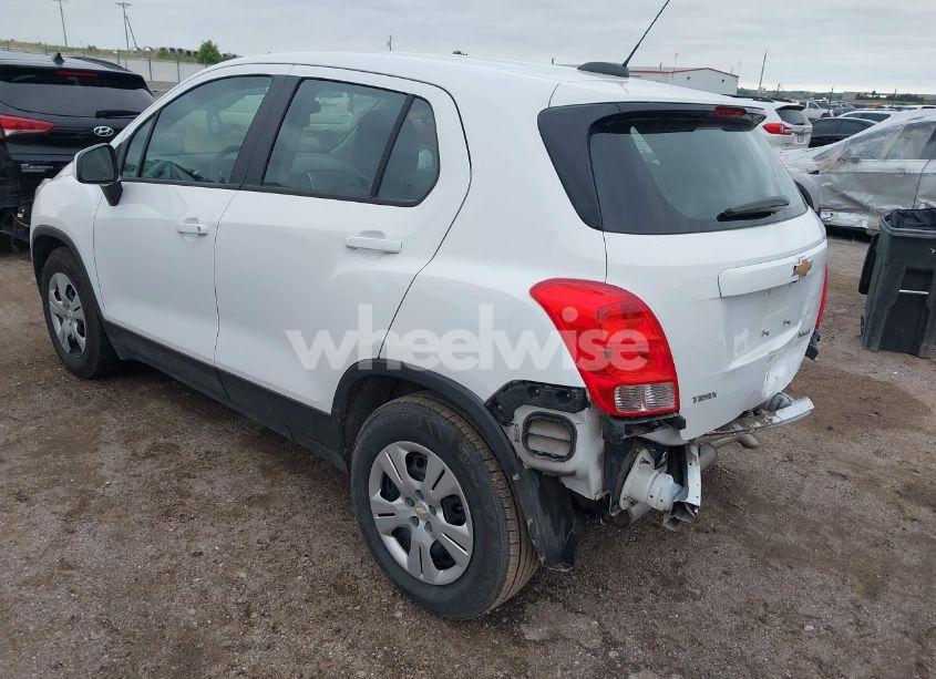 Photo 3 of 2018 Chevrolet Trax LS (VIN 3GNCJKSB3JL416060)