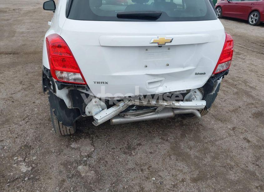 Photo 6 of 2018 Chevrolet Trax LS (VIN 3GNCJKSB3JL416060)