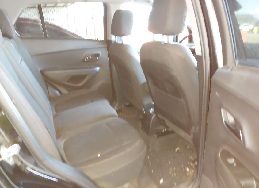 Photo 8 of 2019 Chevrolet Trax LS (VIN 3GNCJKSB3KL213560)