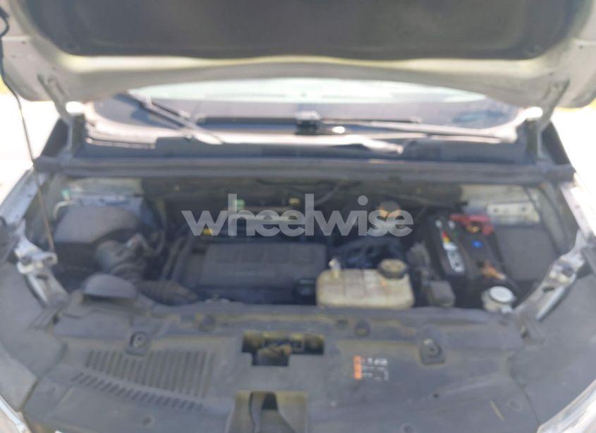 Photo 10 of 2019 Chevrolet Trax LS (VIN 3GNCJKSB3KL332144)