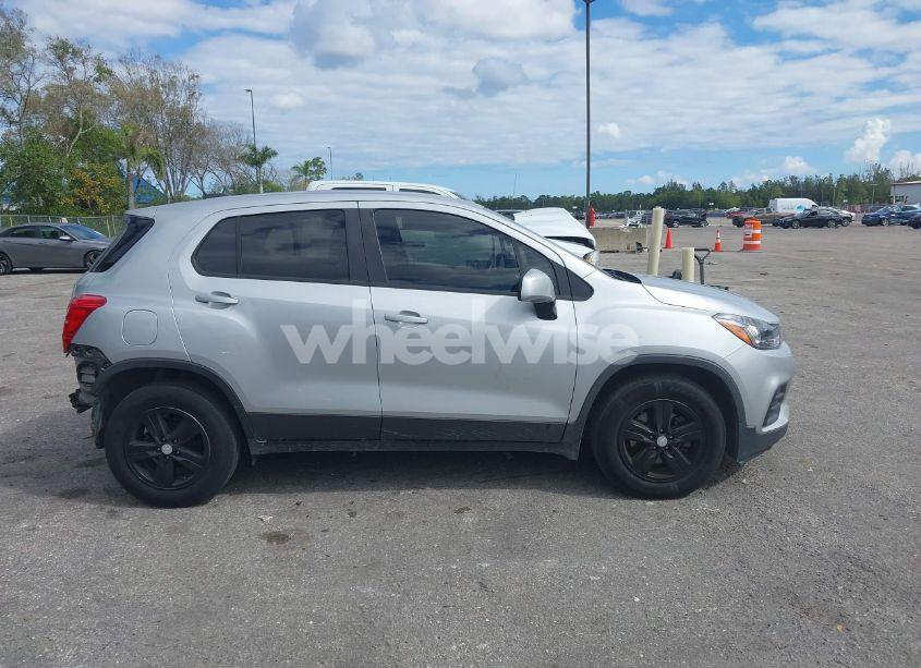 Photo 13 of 2019 Chevrolet Trax LS (VIN 3GNCJKSB3KL402712)