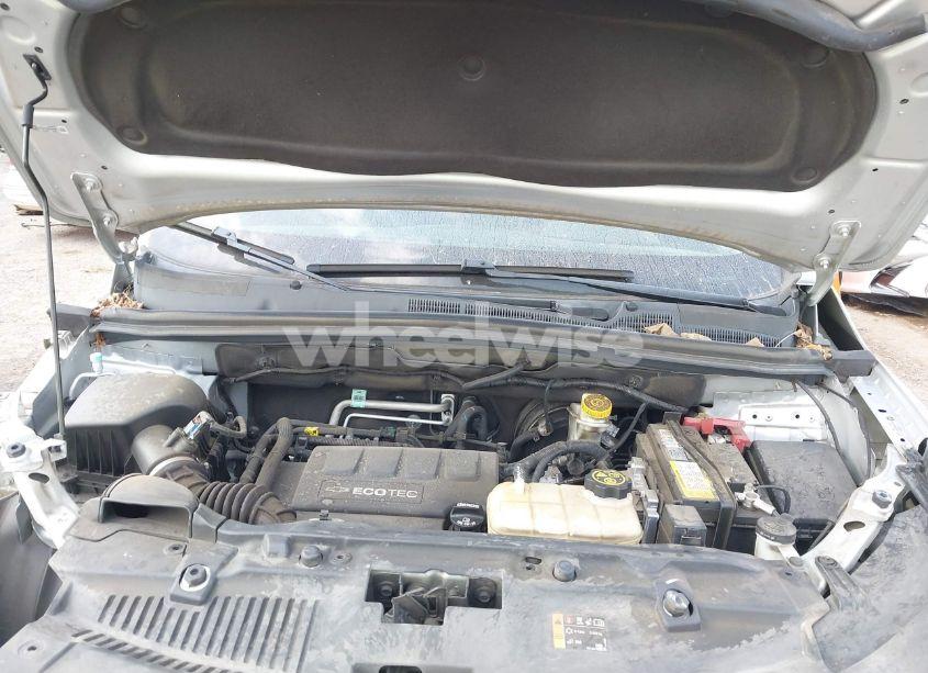 Photo 10 of 2019 Chevrolet Trax LS (VIN 3GNCJKSB3KL403889)