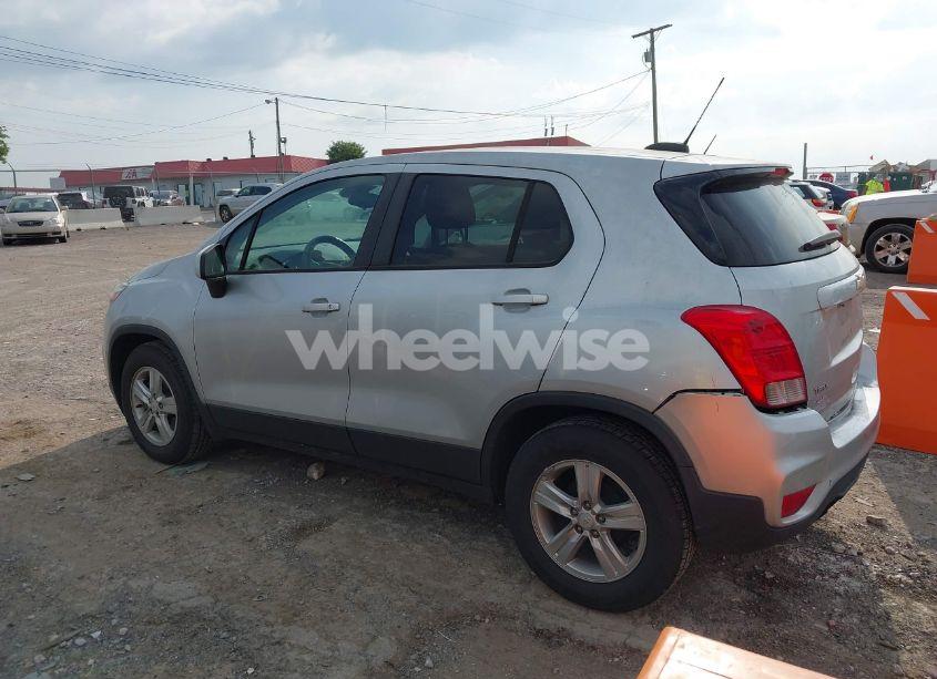 Photo 14 of 2019 Chevrolet Trax LS (VIN 3GNCJKSB3KL403889)