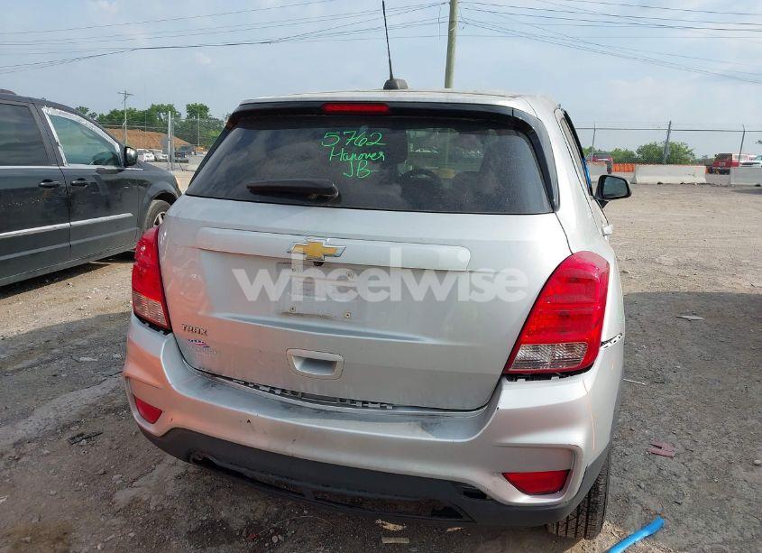 Photo 16 of 2019 Chevrolet Trax LS (VIN 3GNCJKSB3KL403889)