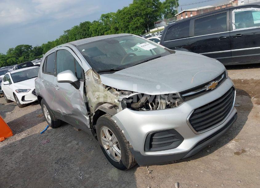 Photo 6 of 2019 Chevrolet Trax LS (VIN 3GNCJKSB3KL403889)