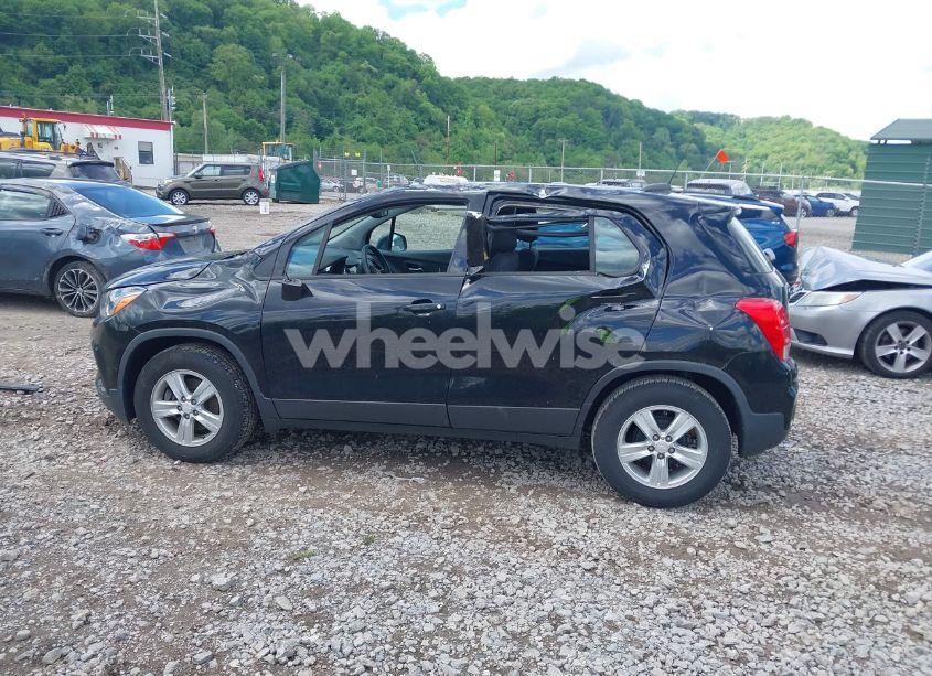 Photo 14 of 2020 Chevrolet Trax FWD LS (VIN 3GNCJKSB3LL128008)