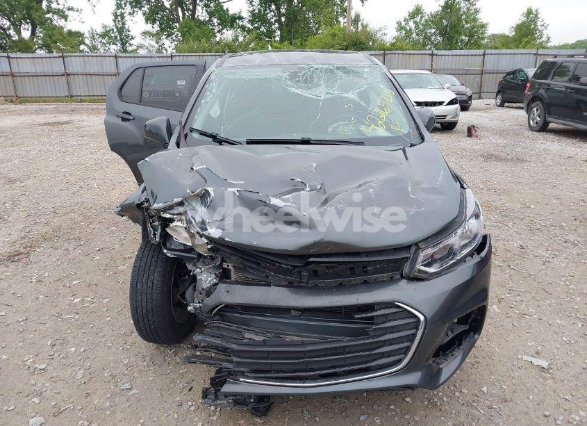 Photo 6 of 2020 Chevrolet Trax FWD LS (VIN 3GNCJKSB3LL169352)