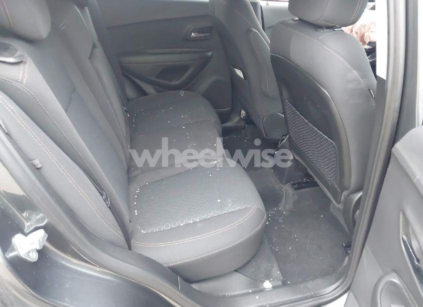 Photo 8 of 2020 Chevrolet Trax FWD LS (VIN 3GNCJKSB3LL169352)