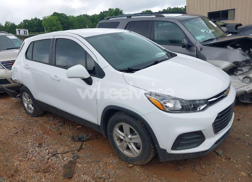2020 Chevrolet Trax FWD LS (VIN 3GNCJKSB3LL186331) main photo