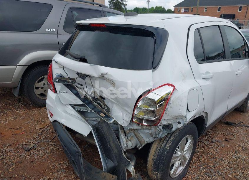 Photo 6 of 2020 Chevrolet Trax FWD LS (VIN 3GNCJKSB3LL186331)